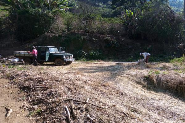 Quer construir uma casa em uma serra, bem no meio da natureza? Área com 1,5 alqueire, com...
